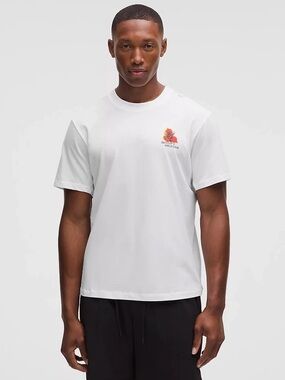 lululemon athletica ‘Zeroed In’ White Short-Sleeve Graphic Crew - Men’s X-LARGE